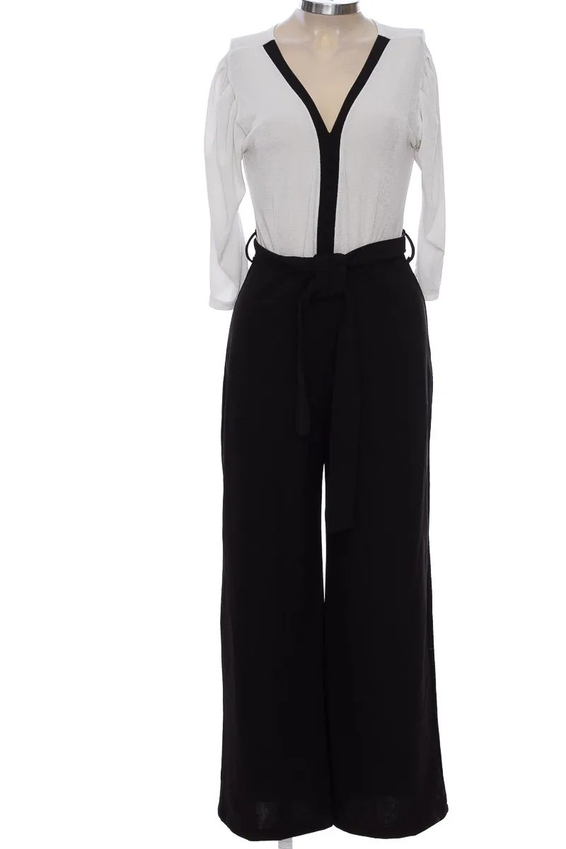 VESTIDO / ENTERIZO COLOR NEGRO  CLOSEANDO