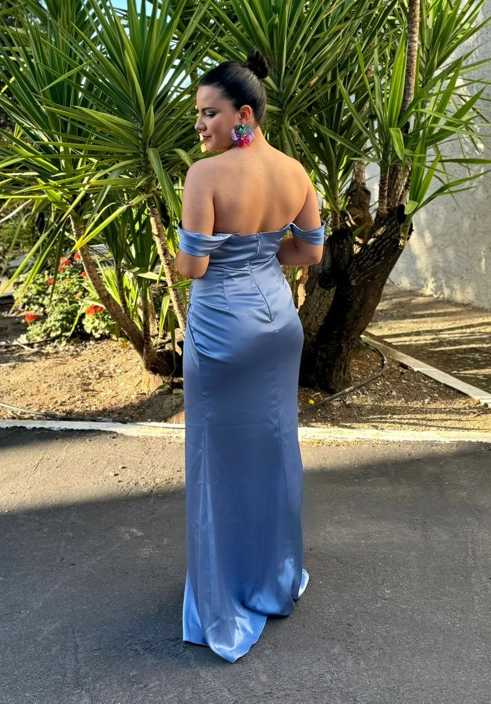 Vestido con hombros descubiertos