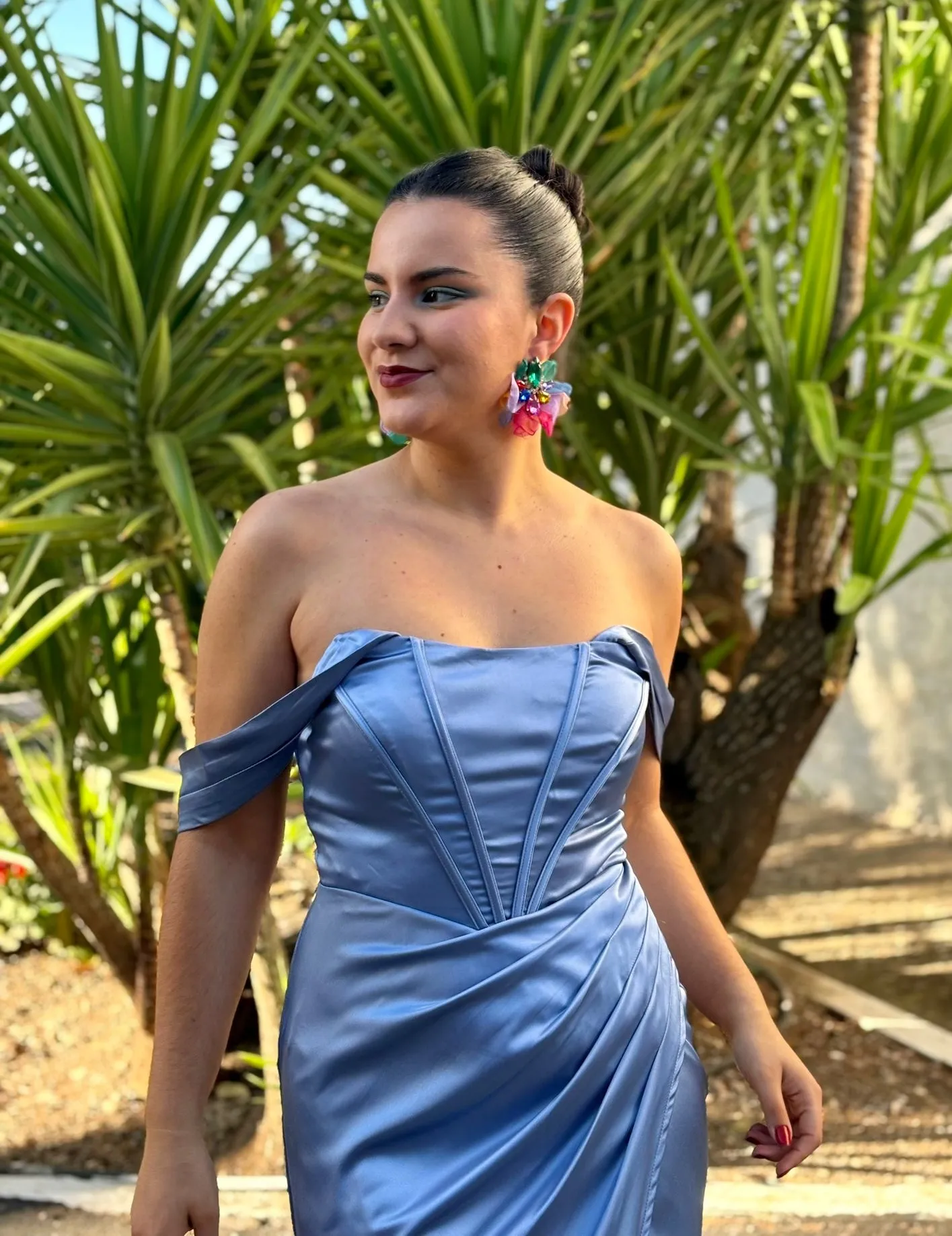 Vestido con hombros descubiertos