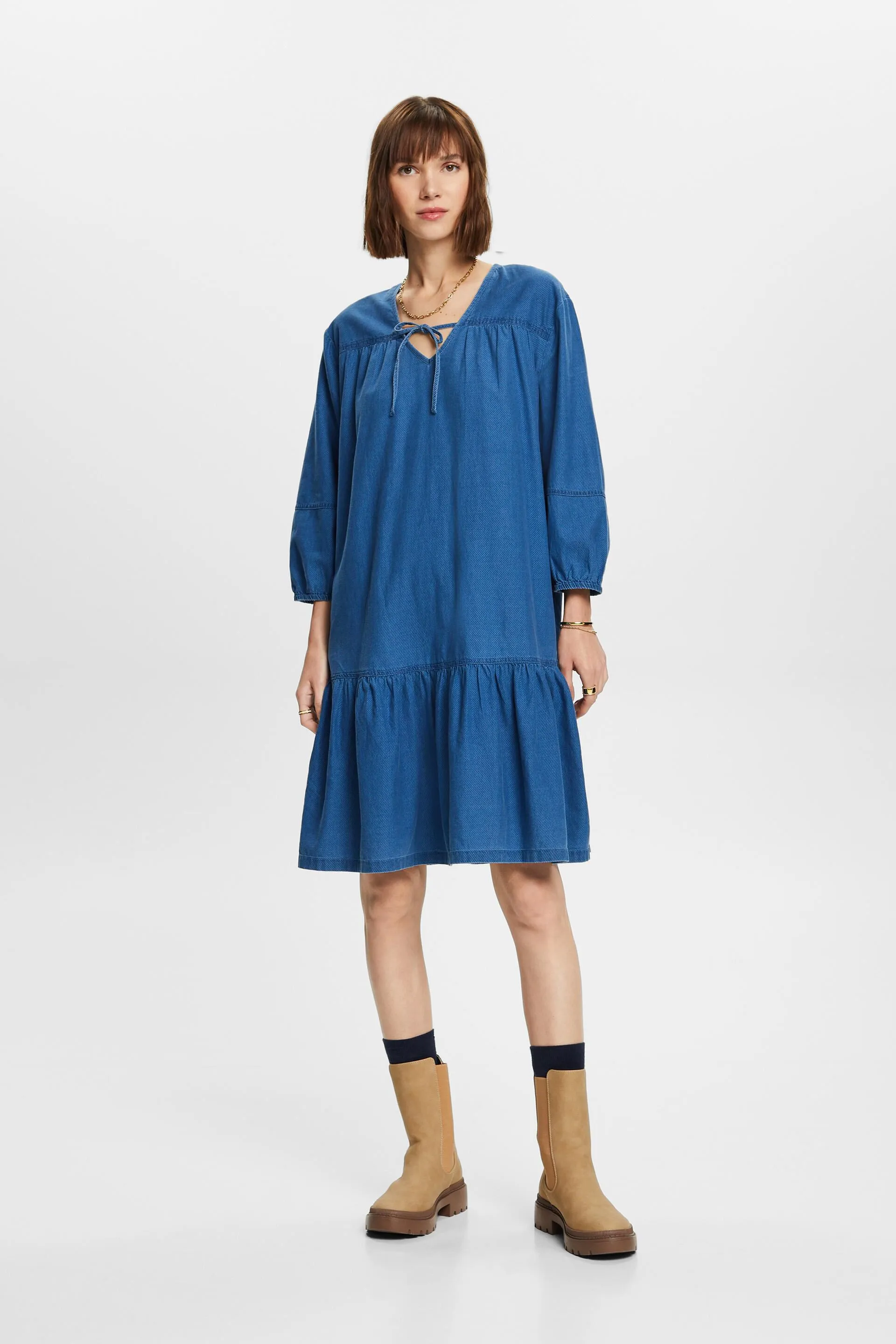 Vestido fruncido de tejido chambray con lazada en el cuello