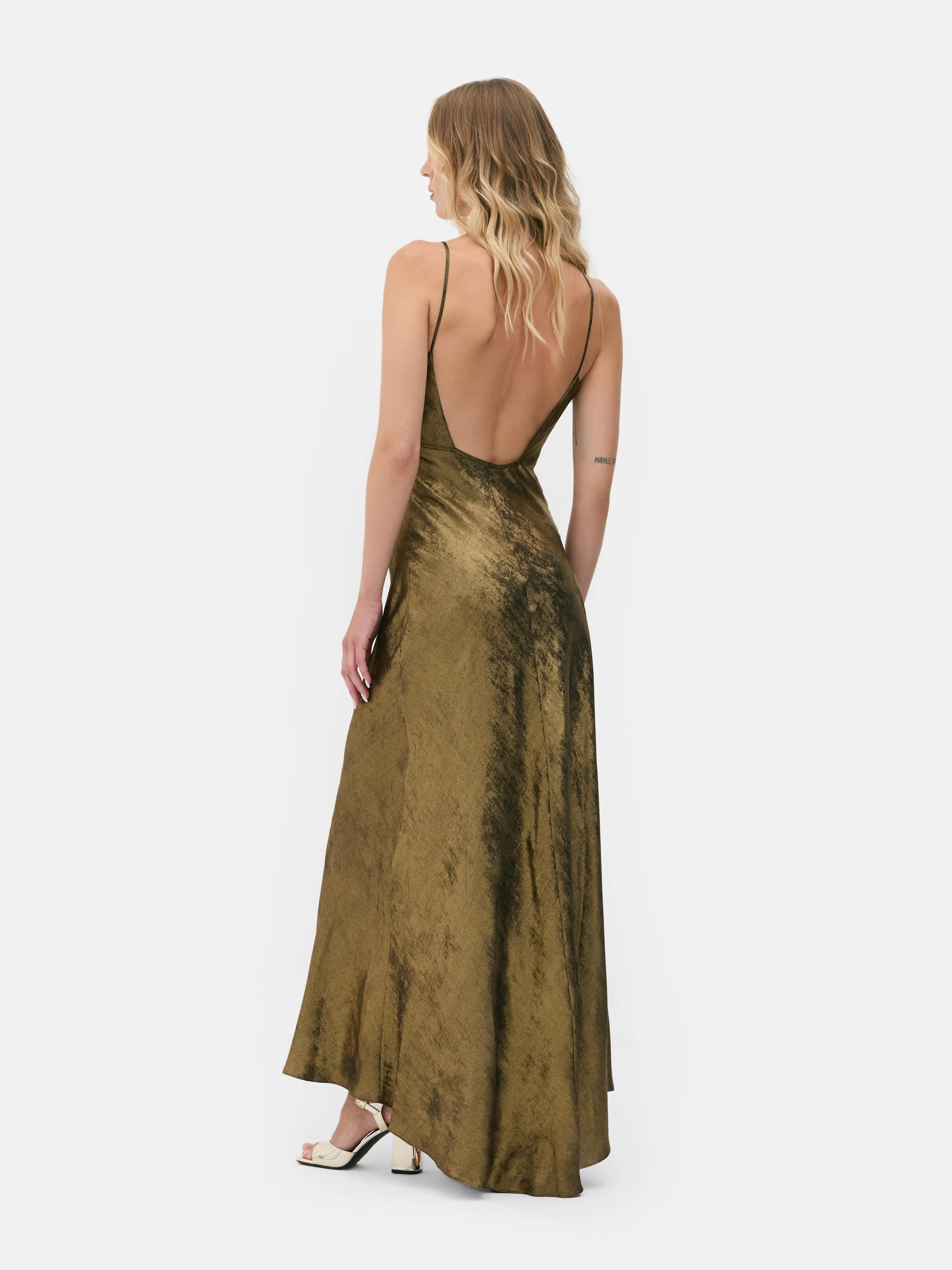 Vestido midi de tirantes de Rita Ora