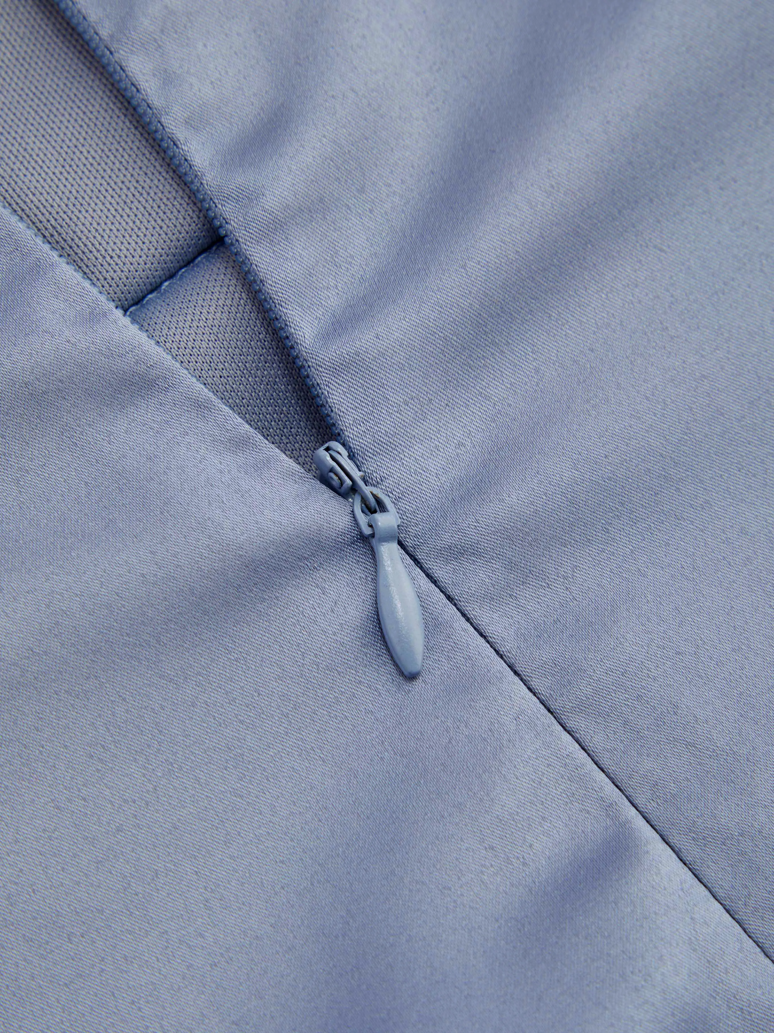 Vestido Midi Tejido de Cuello Cuadrado Sólido con Fruncido y Abertura