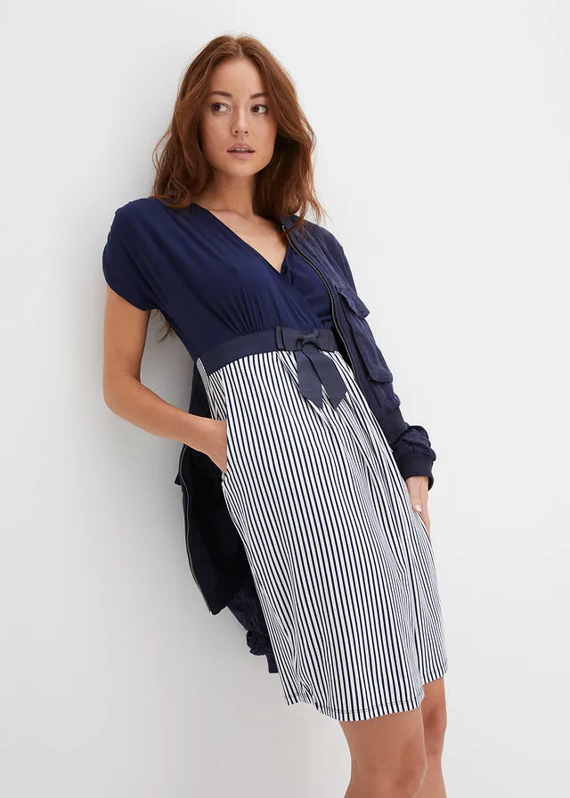 VESTIDO PEPLUM CON LAZO EN LA CINTURA AZUL MARINOBLANCO DE RAYAS
